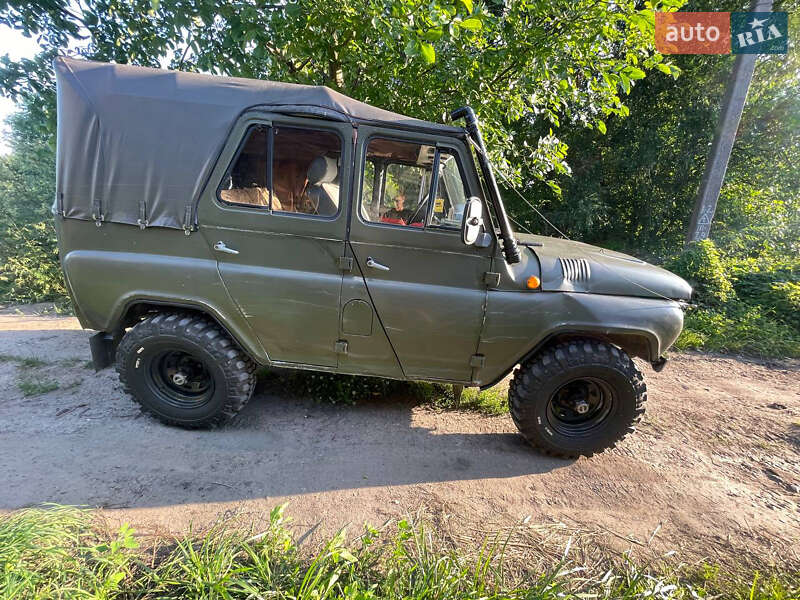 Седан УАЗ 469 1987 в Калиновке