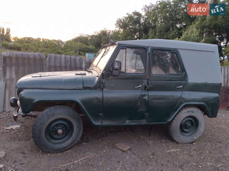 Позашляховик / Кросовер УАЗ 469Б 1983 в 