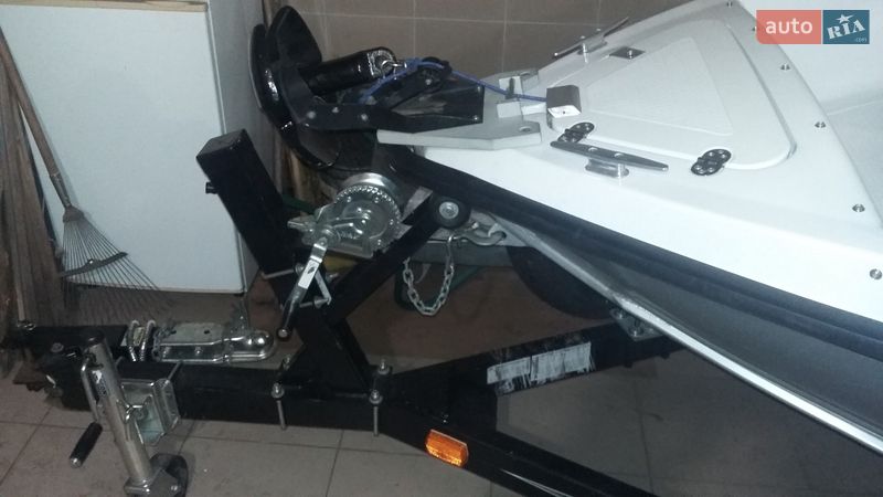 Лодка UMS 470 2009 в Кременчуге