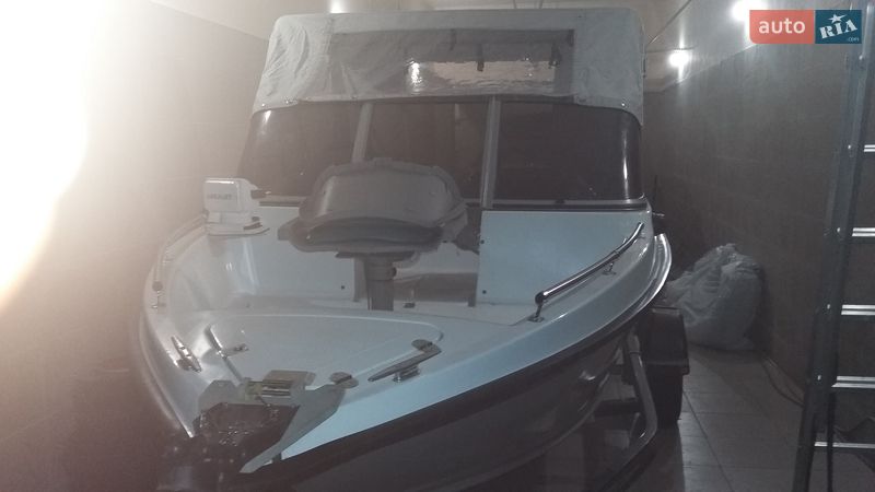 Лодка UMS 470 2009 в Кременчуге