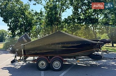 Човен UMS 500 2017 в Києві