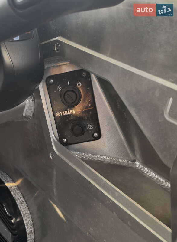 Катер UMS Tuna 585 DC 2021 в Киеве фото 26 Катер UMS Tuna 585 DC 2021 в Киеве