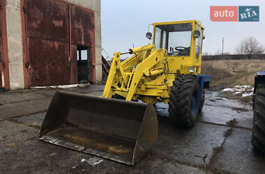 Екскаватор навантажувач UN 053 1990 в Миронівці