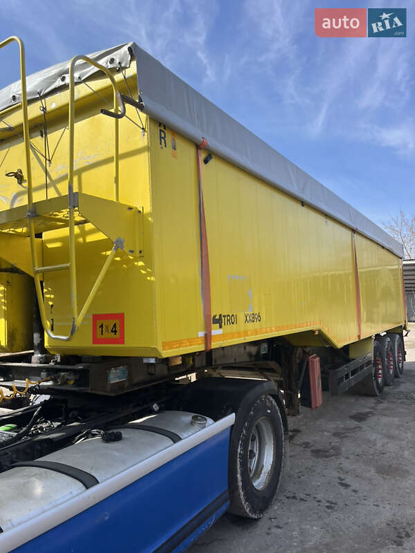 Зерновоз - напівпричіп United Trailers 6017 2008 в Золочеві