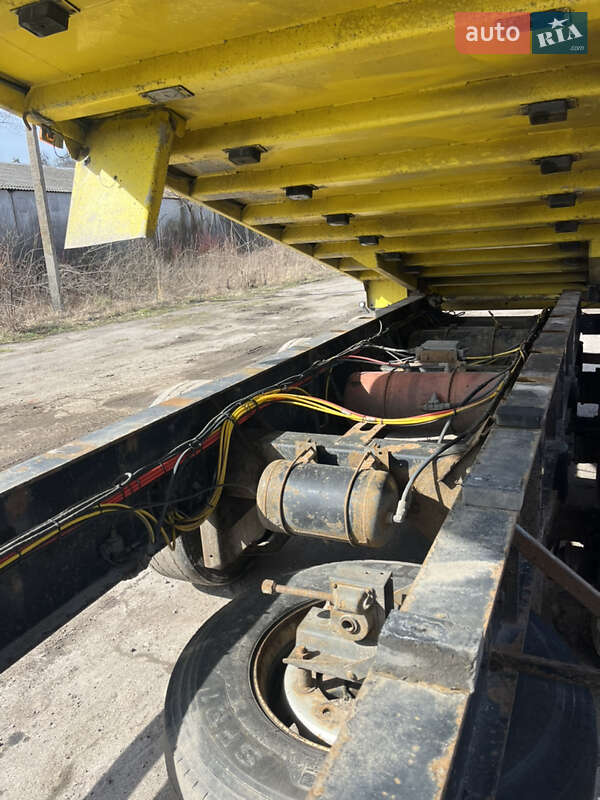 Зерновоз - напівпричіп United Trailers 6017 2008 в Золочеві