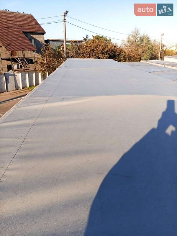 Самоскид напівпричіп United Trailers 608777 1999 в Одесі