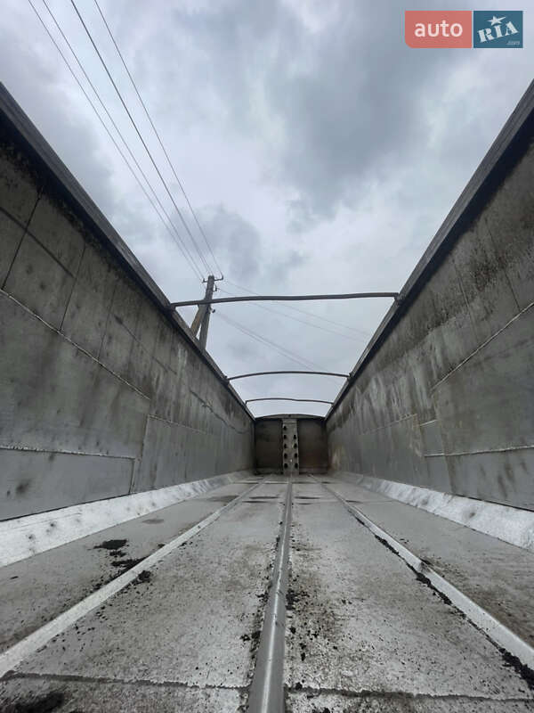 Зерновоз - полуприцеп United Trailers 804277 2004 в Брусилове