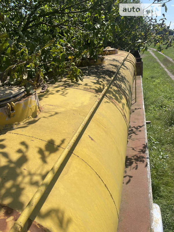 Цистерна УПР 1212 1992 в Староконстантинове