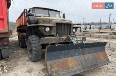 Снігоприбиральна машина Урал 375 1982 в Дніпрі