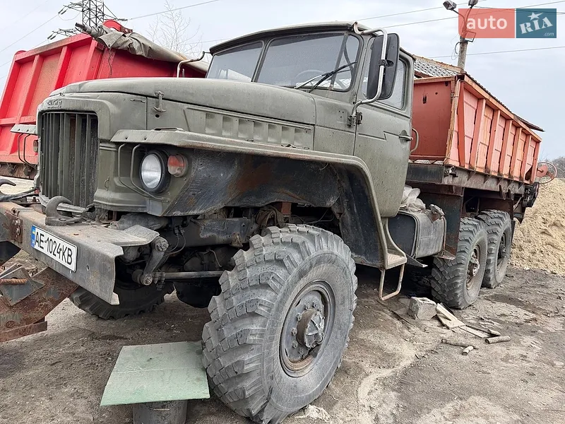 Урал 375 1982