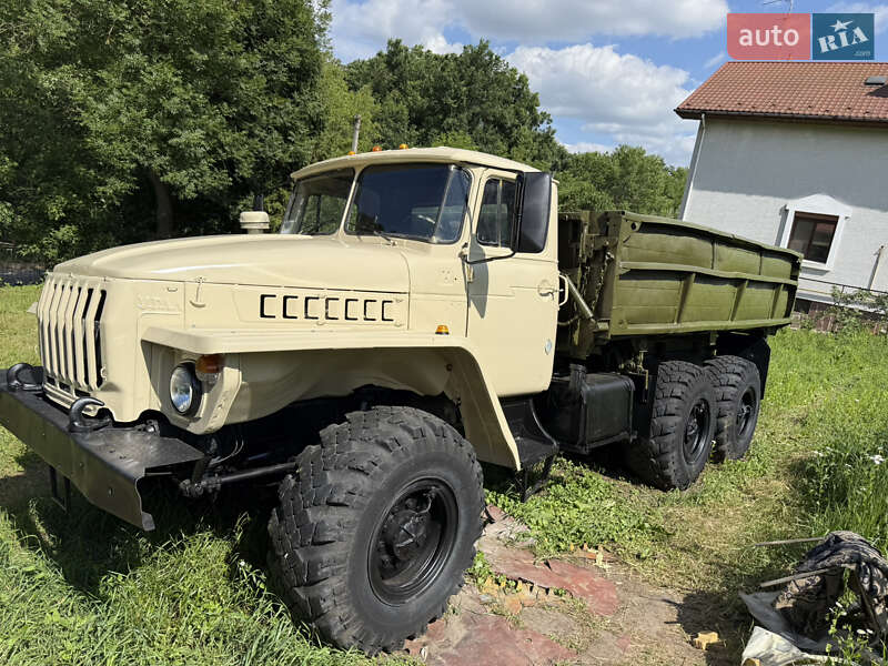 Самосвал Урал 5557 1991 в Тернополе