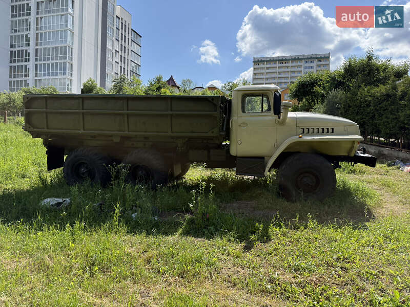 Самосвал Урал 5557 1991 в Тернополе
