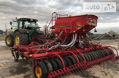 Сеялка сплошного высева пневматическа Vaderstad Rapid 2005 в Черновцах