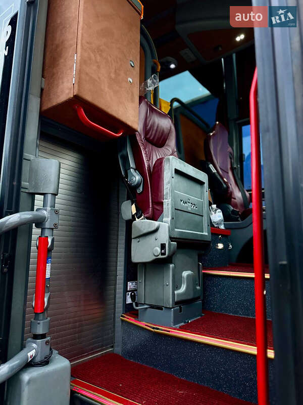 Туристичний / Міжміський автобус Van Hool Astron 2006 в Чернівцях