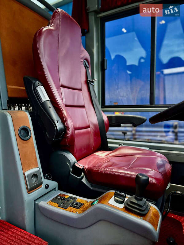 Туристичний / Міжміський автобус Van Hool Astron 2006 в Чернівцях