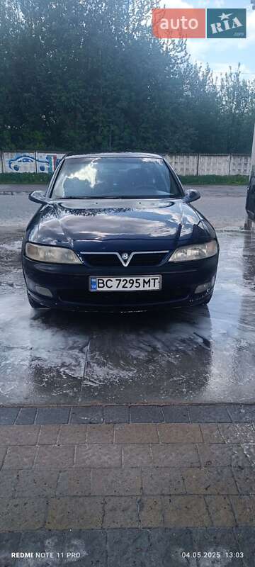 Хэтчбек Vauxhall Vectra 1998 в Млинове