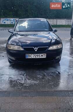 Хэтчбек Vauxhall Vectra 1998 в 