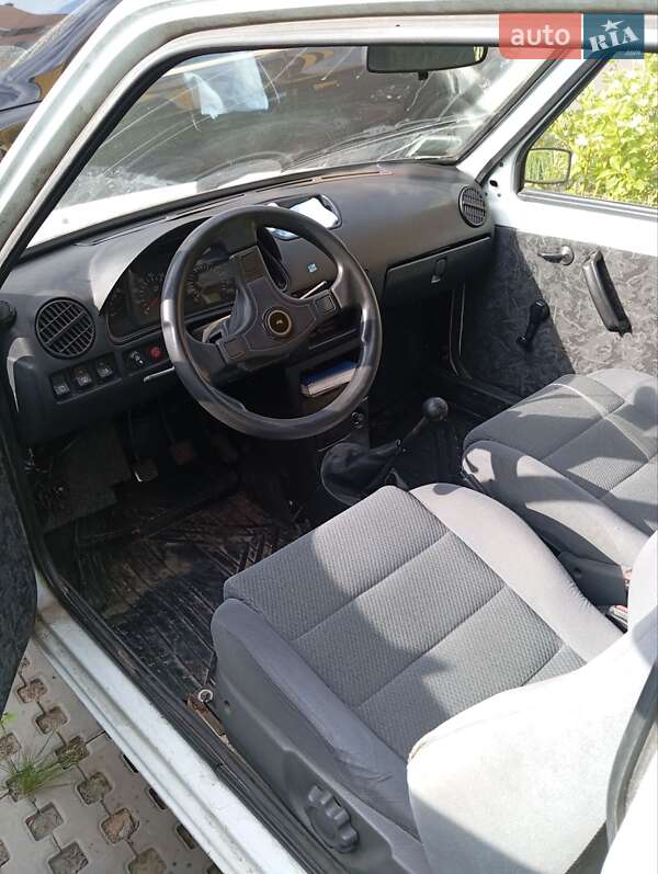 Хэтчбек ВАЗ / Lada 1111 Ока 2004 в Киеве