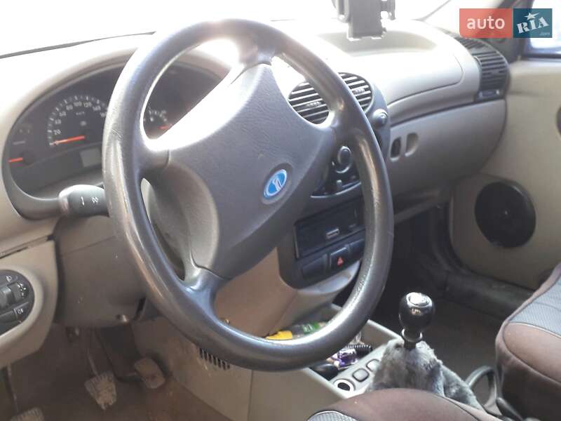 Седан ВАЗ / Lada 1118 Калина 2006 в Славянске