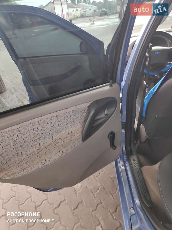 Седан ВАЗ / Lada 1118 Калина 2006 в Тростянце