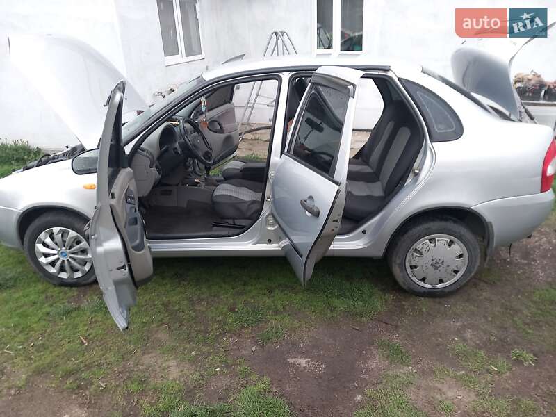 Седан ВАЗ / Lada 1118 Калина 2008 в Коростене