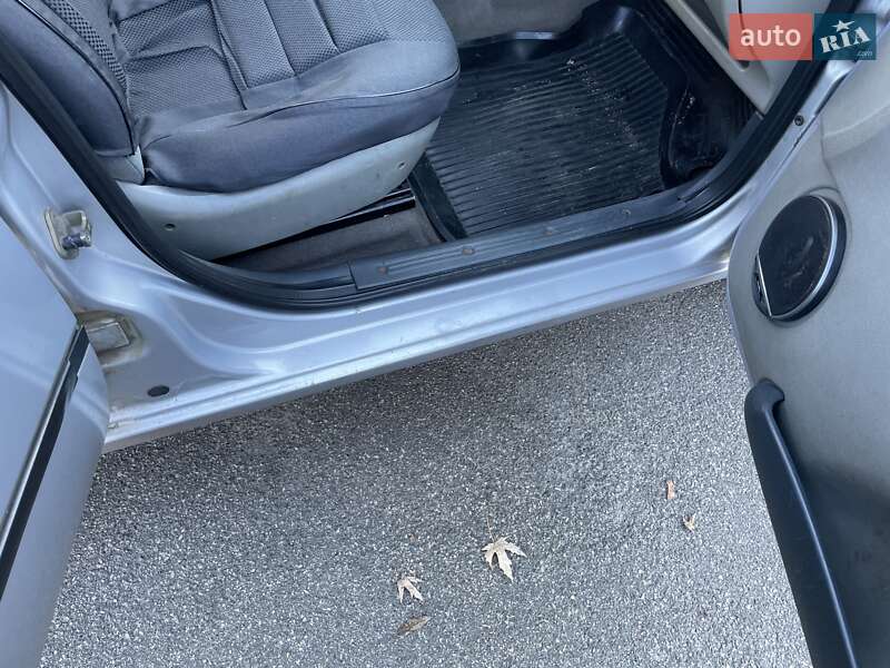 Седан ВАЗ / Lada 1118 Калина 2006 в Киеве