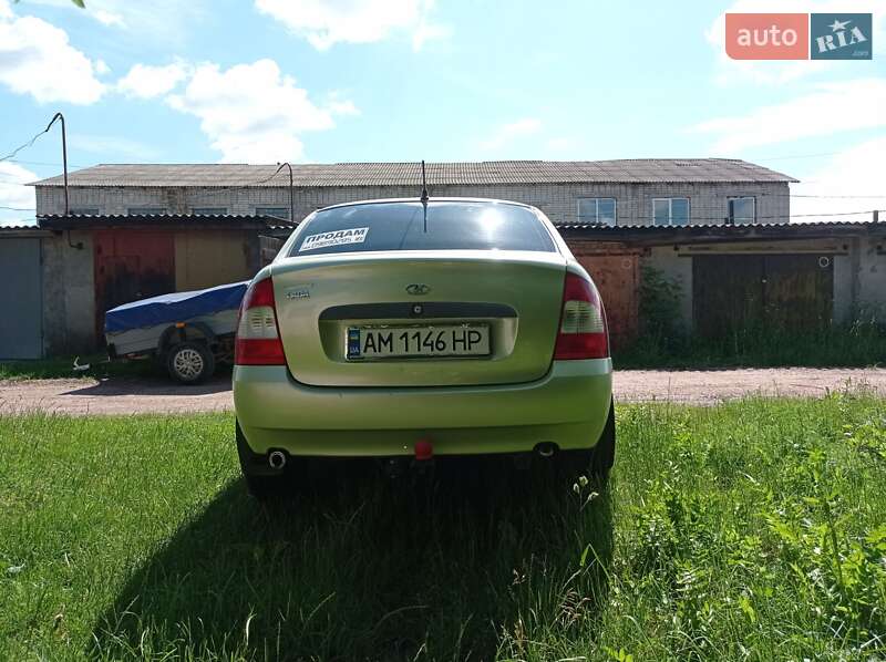 Седан ВАЗ / Lada 1118 Калина 2006 в Житомире