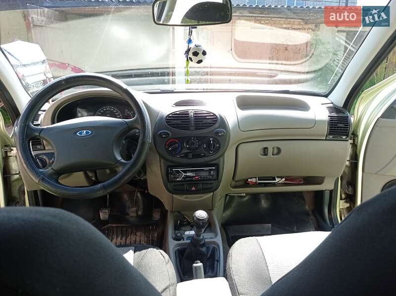 Седан ВАЗ / Lada 1118 Калина 2006 в Житомире