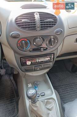 Седан ВАЗ / Lada 1118 Калина 2006 в 
