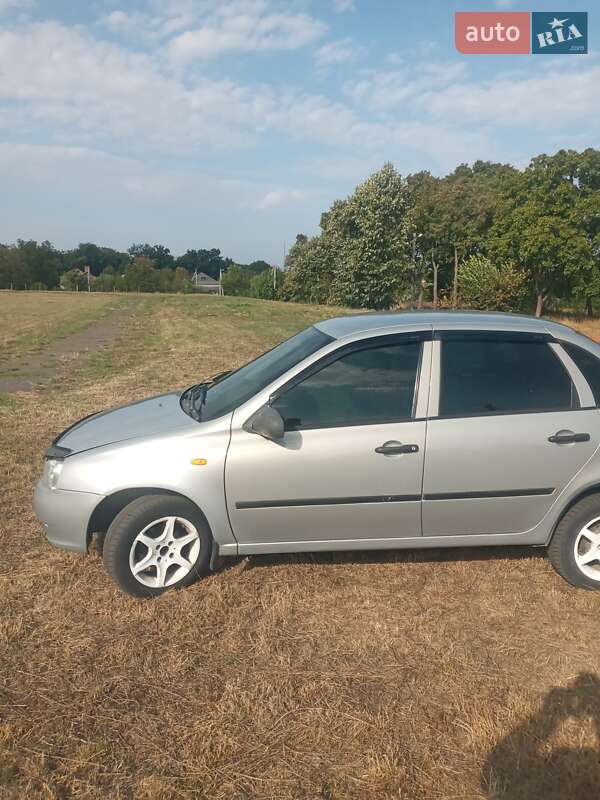 Седан ВАЗ / Lada 1118 Калина 2006 в Новоукраїнці