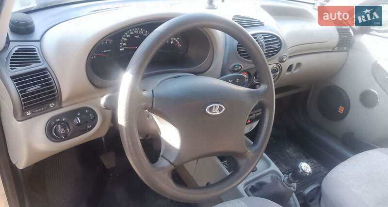 Седан ВАЗ / Lada 1118 Калина 2006 в Києві