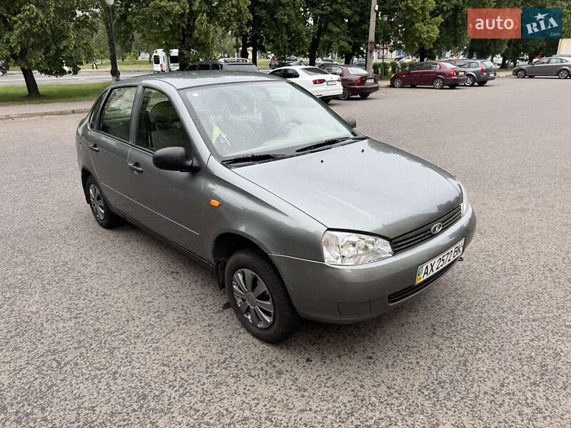 Седан ВАЗ 1118 Калина 2008 в 