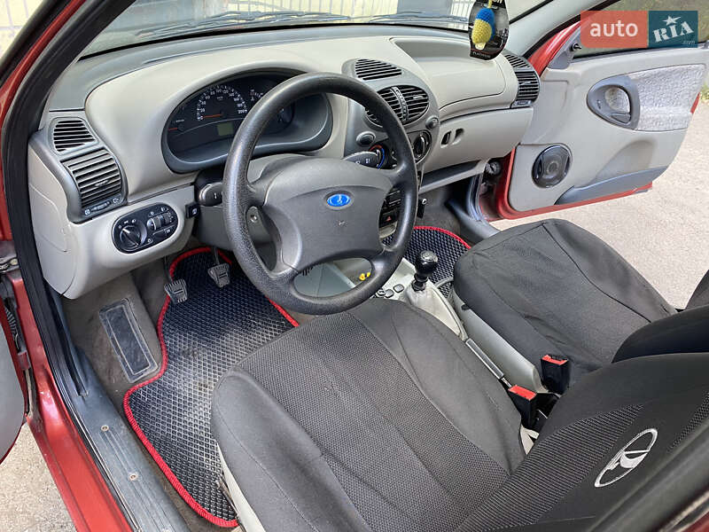 Седан ВАЗ / Lada 1118 Калина 2006 в Кривом Роге фото 5 Седан ВАЗ / Lada 1118 Калина 2006 в Кривом Роге