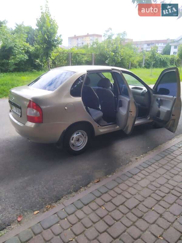 Седан ВАЗ / Lada 1118 Калина 2006 в Мукачево