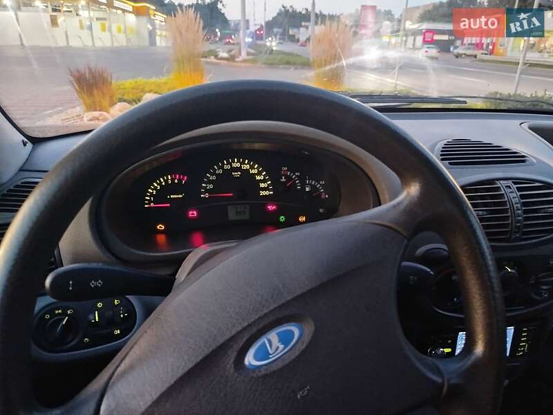 Седан ВАЗ / Lada 1118 Калина 2006 в Броварах