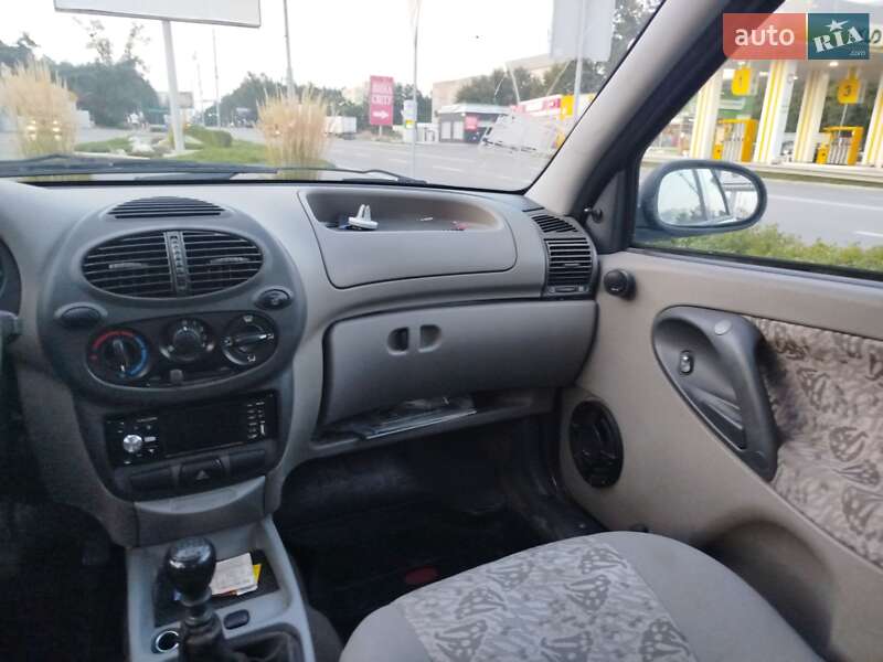 Седан ВАЗ / Lada 1118 Калина 2006 в Броварах