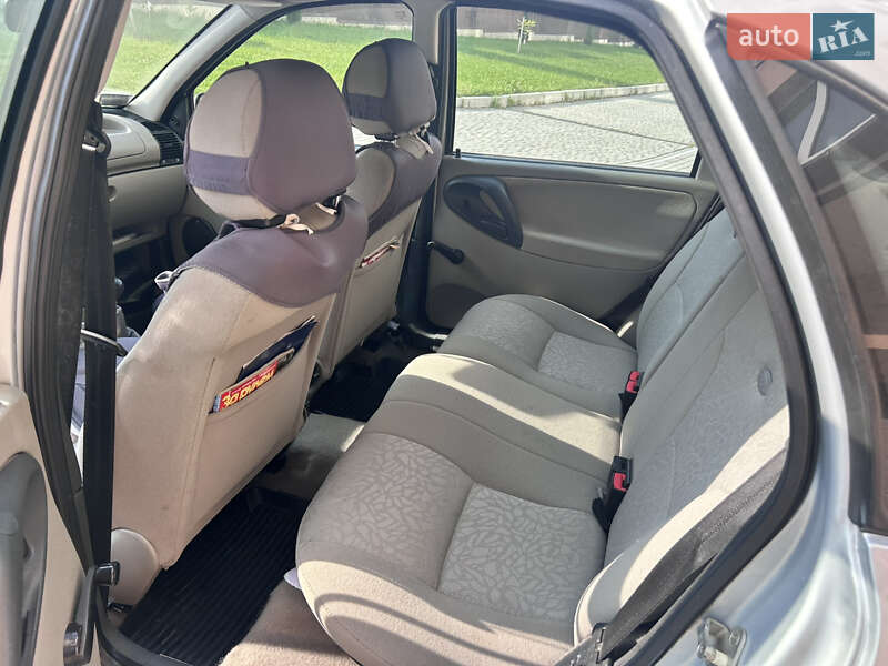 Седан ВАЗ / Lada 1118 Калина 2008 в Львове