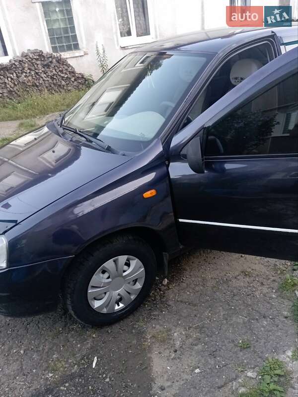 Седан ВАЗ / Lada 1118 Калина 2008 в Черновцах