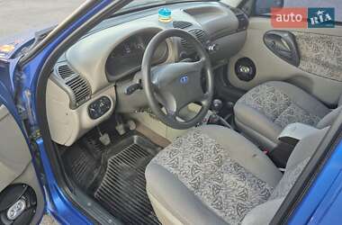 Седан ВАЗ / Lada 1118 Калина 2006 в 