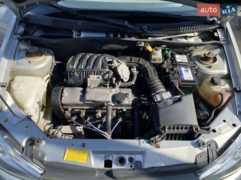 Седан ВАЗ / Lada 1118 Калина 2011 в Горишних Плавнях фото 9 Седан ВАЗ / Lada 1118 Калина 2011 в Горишних Плавнях