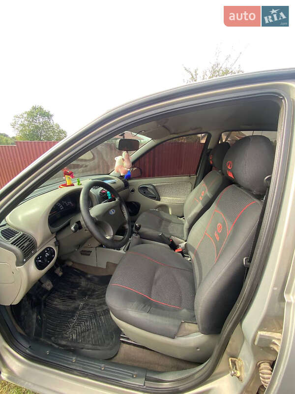 Седан ВАЗ / Lada 1118 Калина 2006 в Житомирі