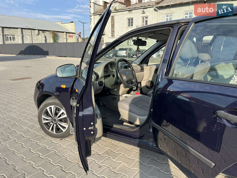 Седан ВАЗ / Lada 1118 Калина 2008 в Львове