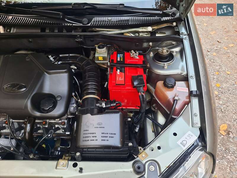 Седан ВАЗ / Lada 1118 Калина 2006 в Запорожье