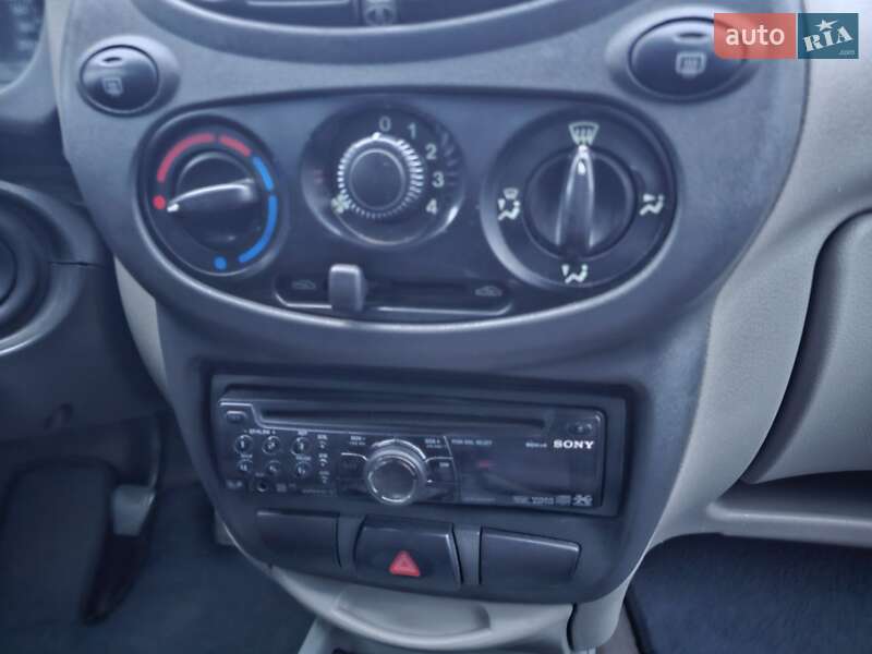 Седан ВАЗ / Lada 1118 Калина 2006 в Одессе