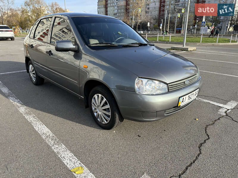 Седан ВАЗ / Lada 1118 Калина 2011 в Києві