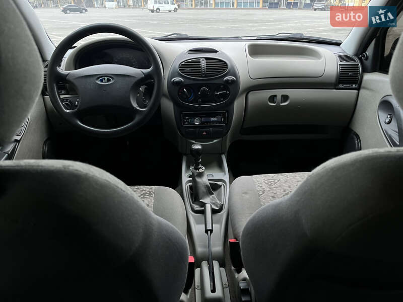 Седан ВАЗ / Lada 1118 Калина 2006 в Чернівцях