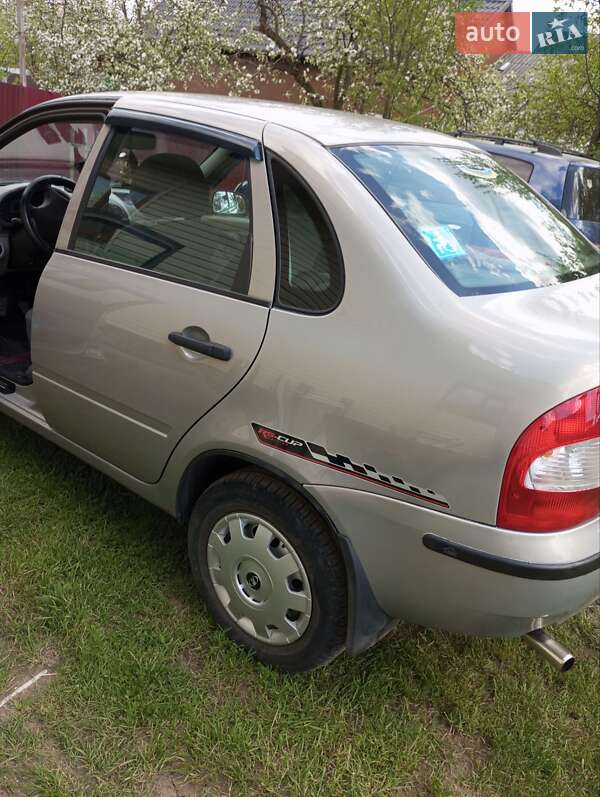 Седан ВАЗ / Lada 1118 Калина 2007 в Делятине