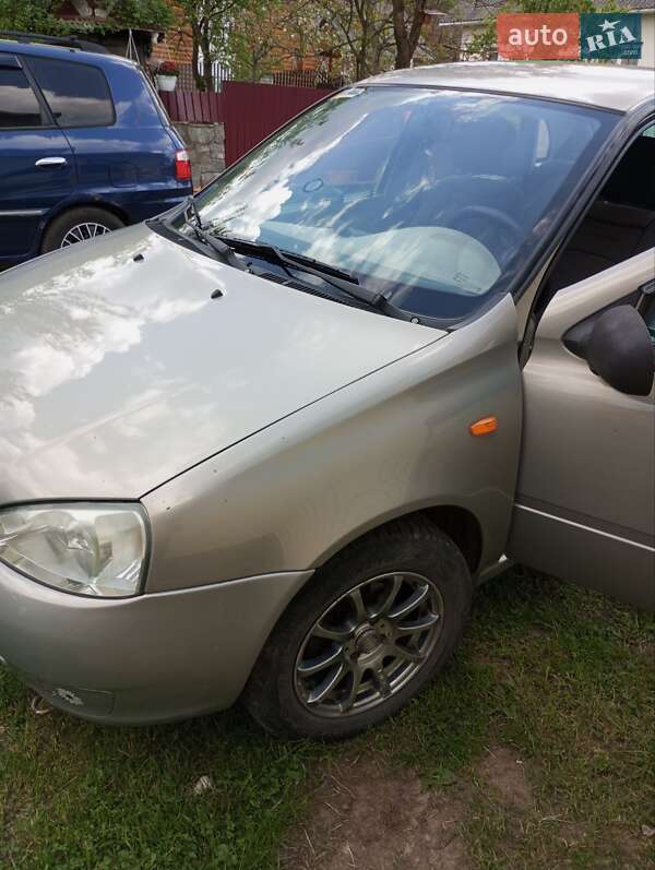 Седан ВАЗ / Lada 1118 Калина 2007 в Делятине