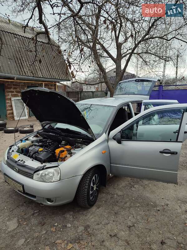 Хэтчбек ВАЗ / Lada 1119 Калина 2007 в Новой Водолаге фото 7 Хэтчбек ВАЗ / Lada 1119 Калина 2007 в Новой Водолаге