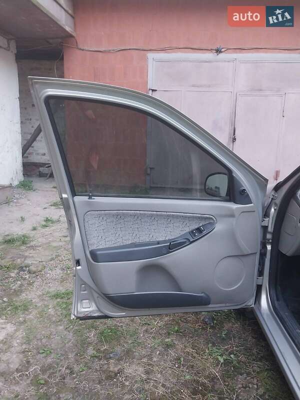 Хэтчбек ВАЗ / Lada 1119 Калина 2007 в Чернигове